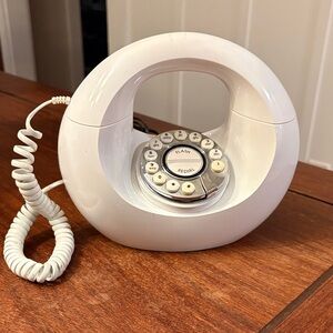 Retro “Donut” Phone
